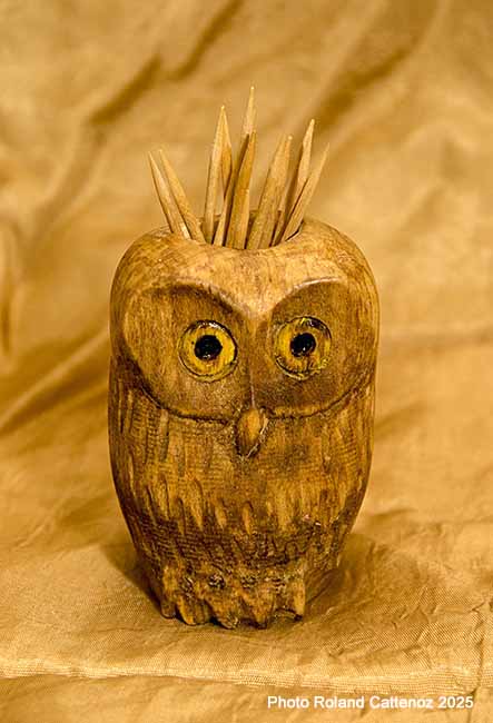 Porte pique olives ou porte cure dents en forme de chouette sculptée