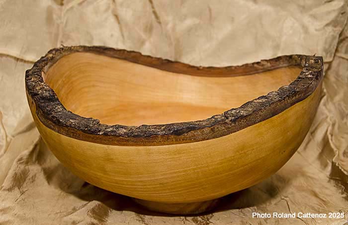 Coupe à fruits tournée. Qualité alimentaire, diamètre 30cm.